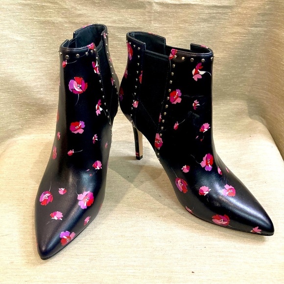 JC COLLECTION Sz 6 Floral Chelsea Pointy Toe Pull On Studded  Details Booties - Picture 1 of 11